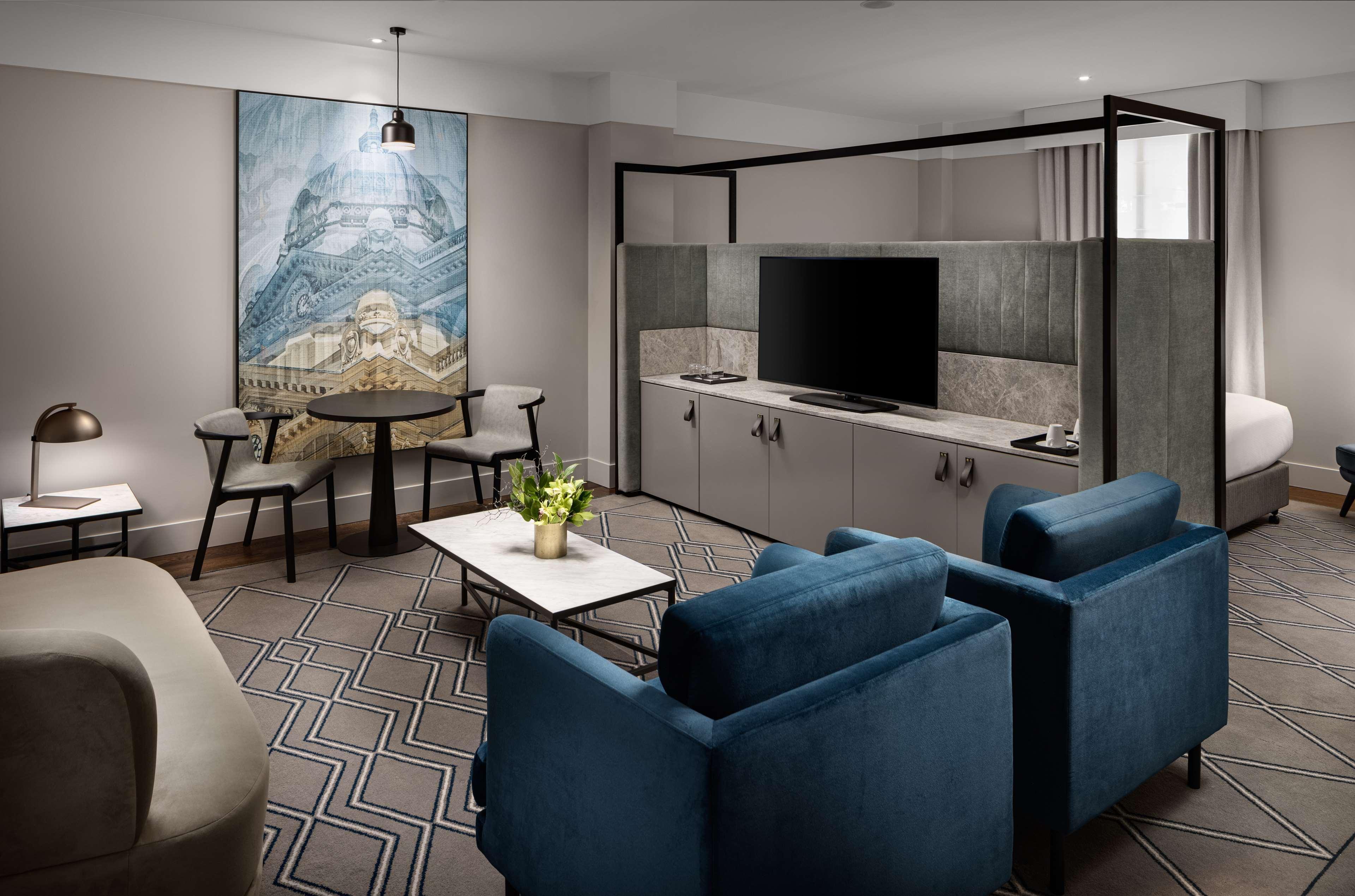 Hilton Melbourne Little Queen Street Eksteriør bilde A suite at the hotel