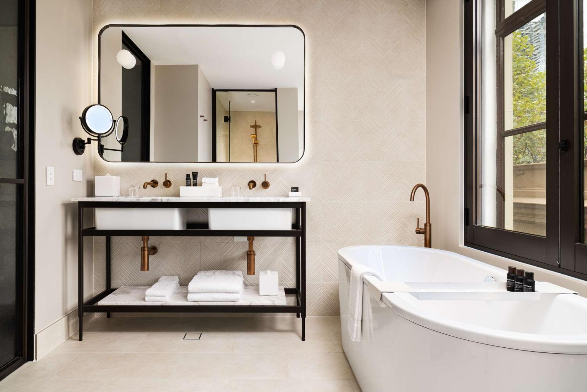Hilton Melbourne Little Queen Street Eksteriør bilde Bathroom
