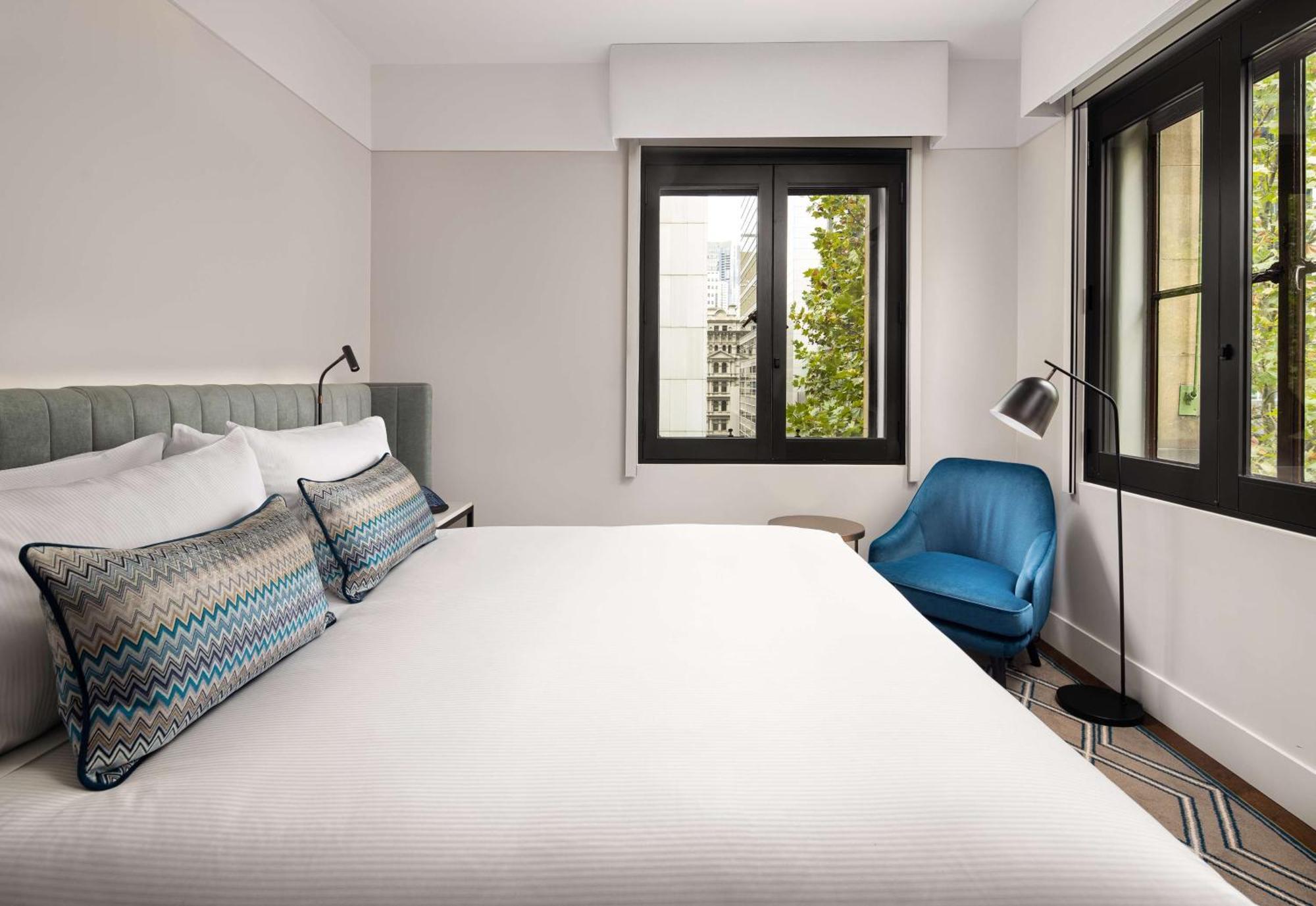 Hilton Melbourne Little Queen Street Eksteriør bilde A bedroom at the hotel