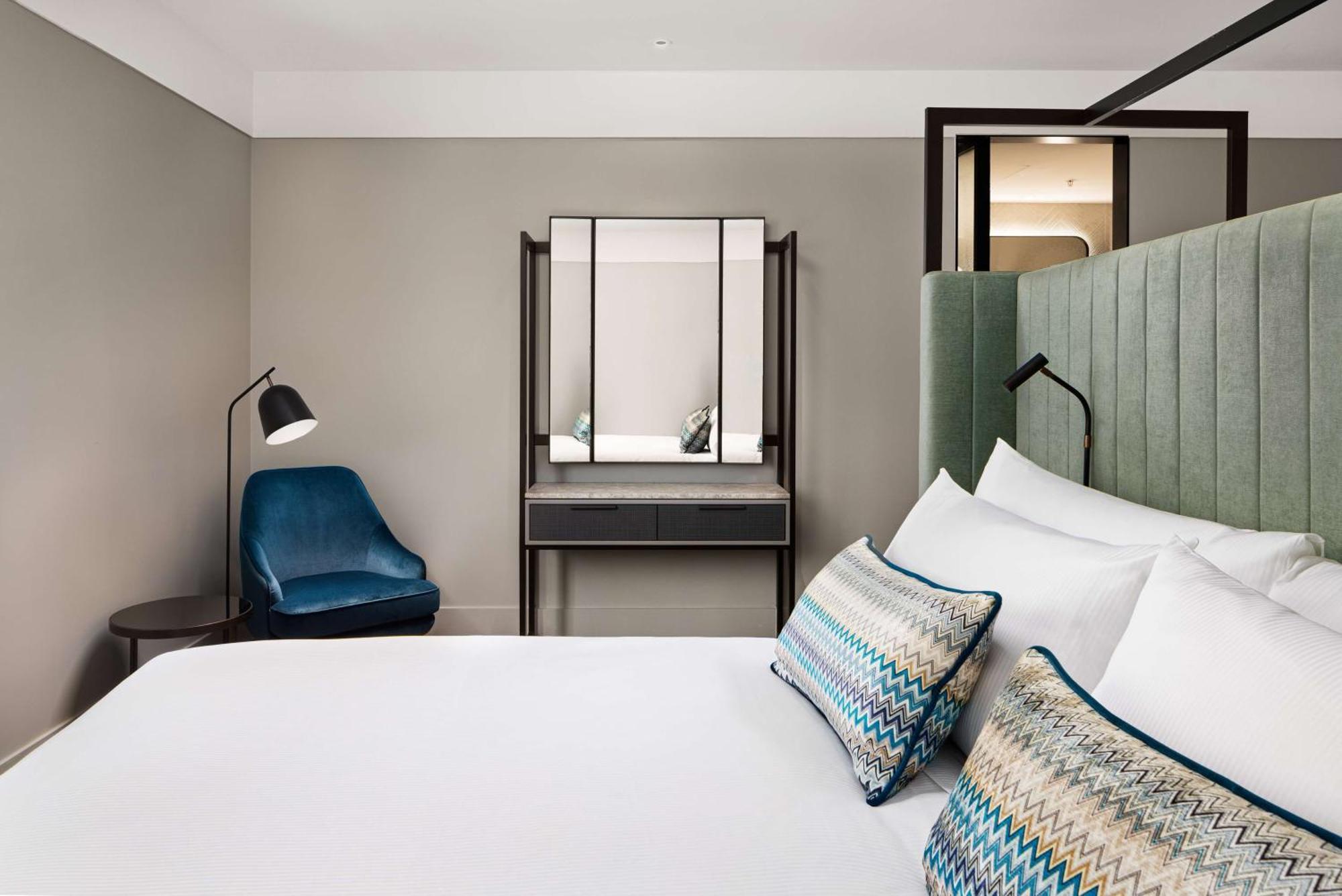 Hilton Melbourne Little Queen Street Eksteriør bilde A bedroom at the hotel