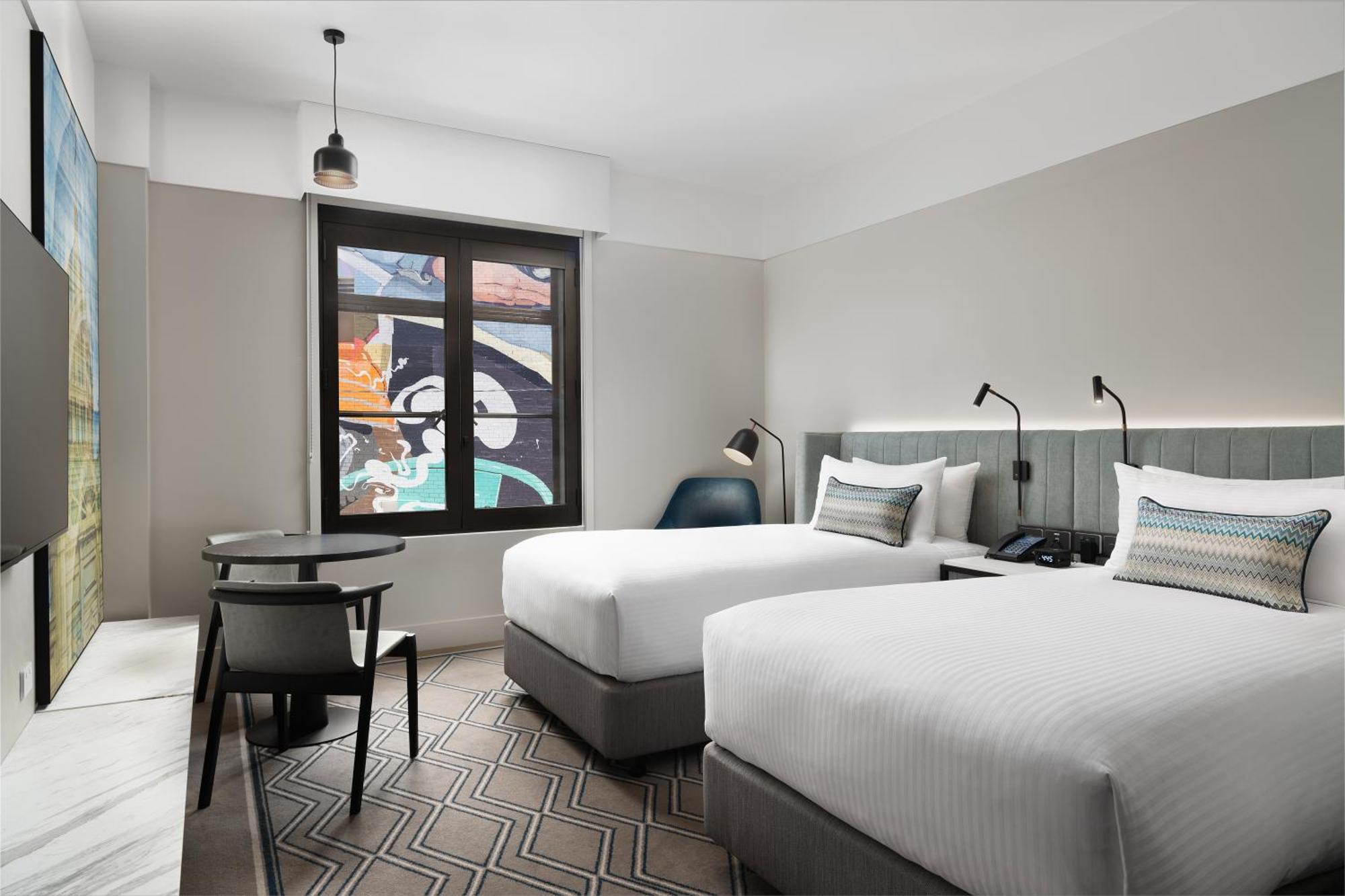 Hilton Melbourne Little Queen Street Eksteriør bilde A guest room at the hotel
